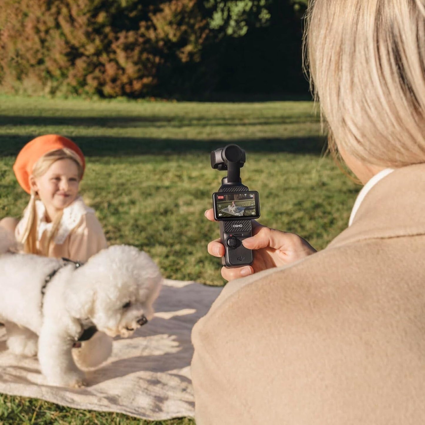 DJI Osmo Pocket 3 Créateur Bundle, camera vlog CMOS 1'' et Vidéo 4K/120 ips, digital et petite, Stabilisation à 3 axes, Suivi Facial/Objet, MAP rapide